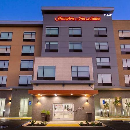 Hampton Inn & Suites Ontario แรนโชคูคามอนกา ภายนอก รูปภาพ