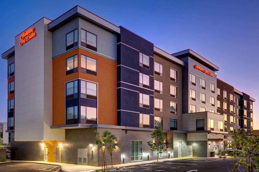 Hampton Inn & Suites Ontario แรนโชคูคามอนกา ภายนอก รูปภาพ