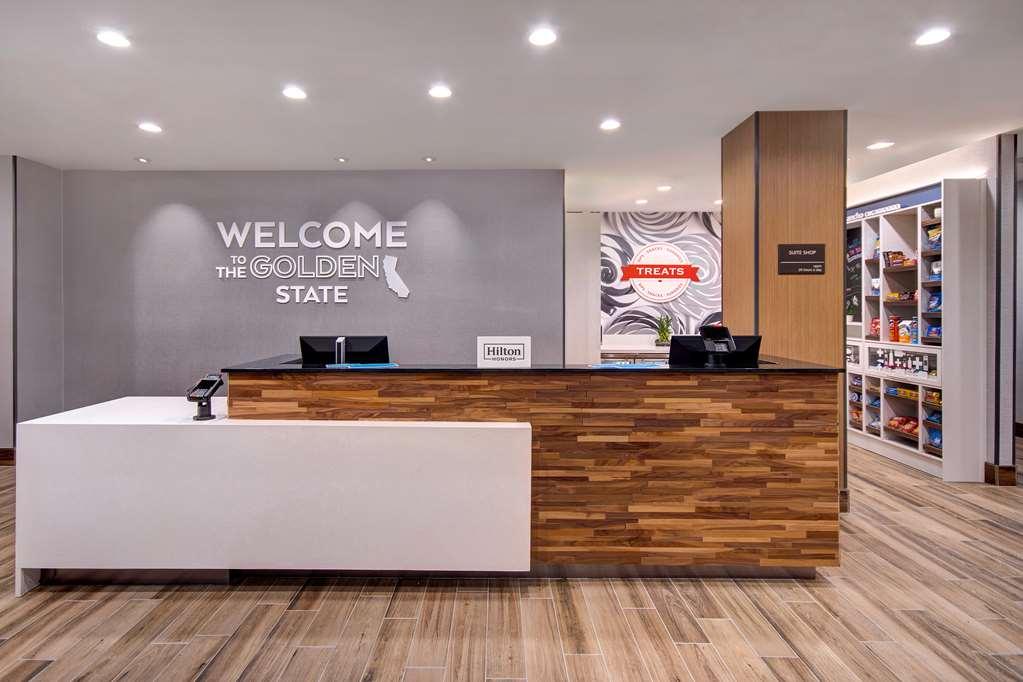 Hampton Inn & Suites Ontario แรนโชคูคามอนกา ภายนอก รูปภาพ