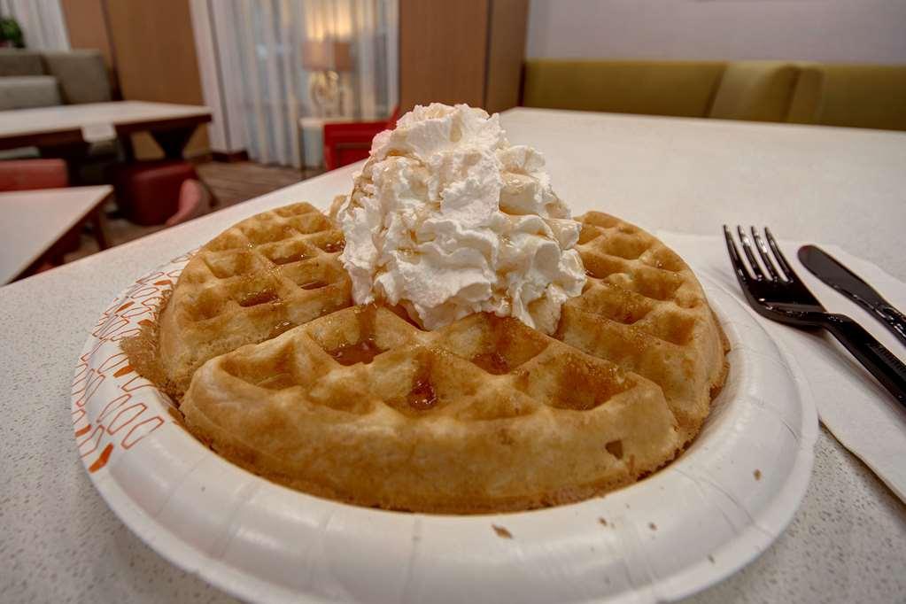 Hampton Inn & Suites Ontario แรนโชคูคามอนกา ภายนอก รูปภาพ