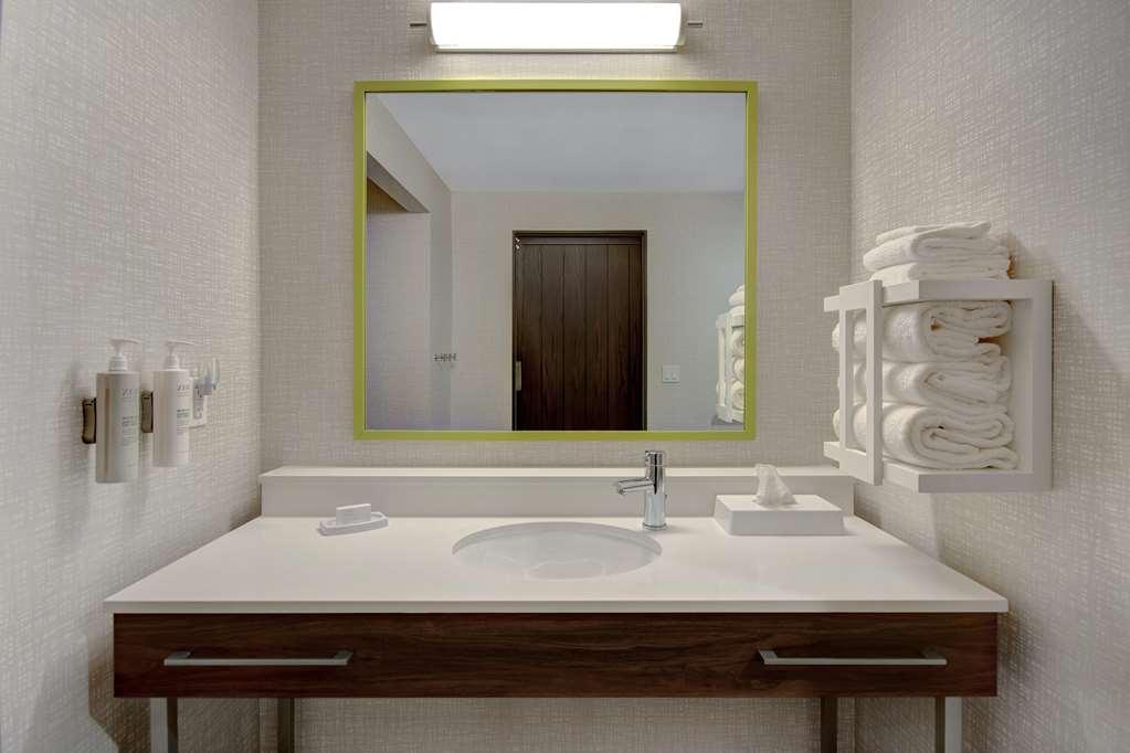 Hampton Inn & Suites Ontario แรนโชคูคามอนกา ภายนอก รูปภาพ